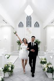 How much is an Elvis wedding at a Vegas wedding chapel?